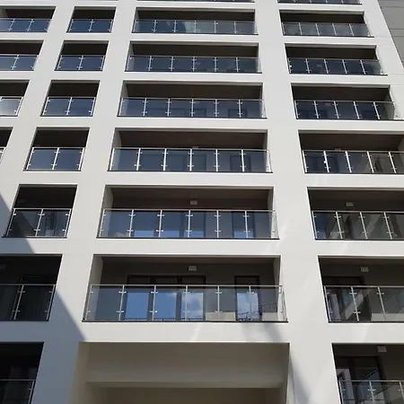 Marcelin Gold Wes Quality Apartment